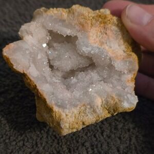 Geode Quartz Crystal Specimen Unisex OS White Tan Sparkling Druzy Raw